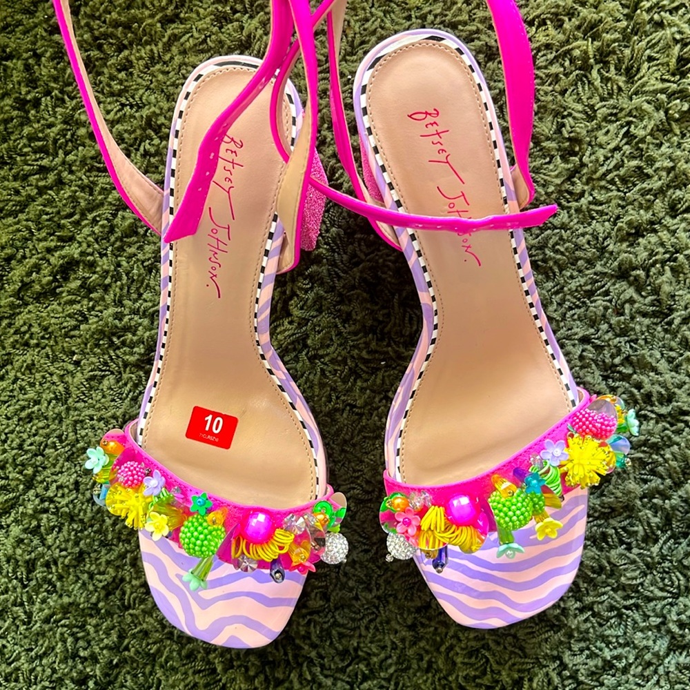 Ladies, do you have a party this summer? Well I have your perfect shoes!
